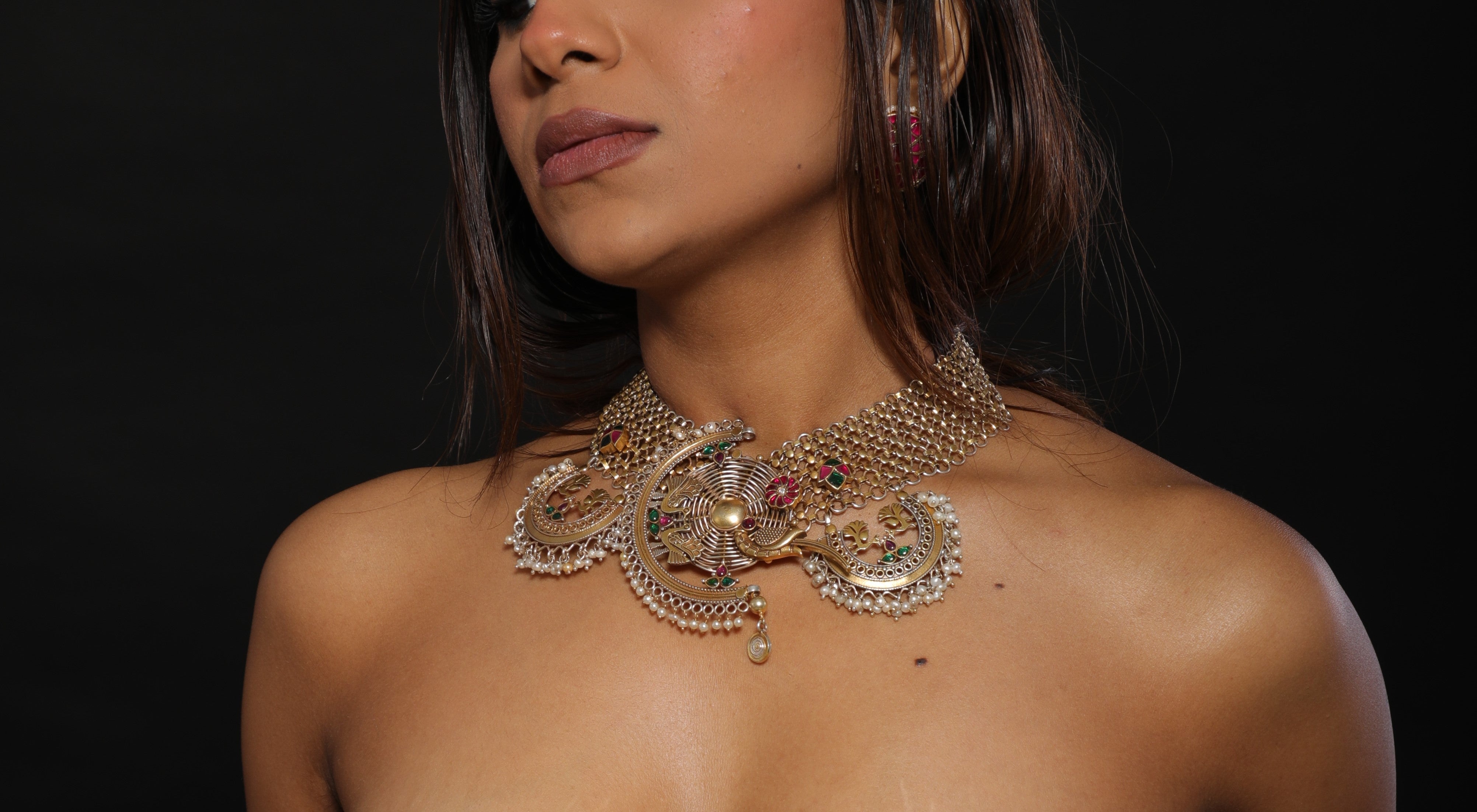 Silver Choker Necklaces: The Latest Fashion Trend