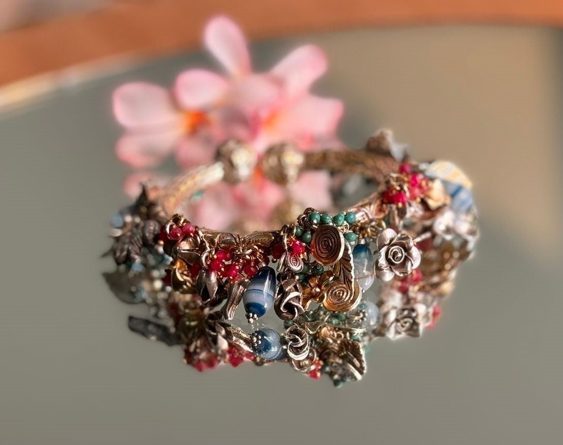 Charm Your World: Why 925 Silver Charm Bracelets Are a December Must-Have